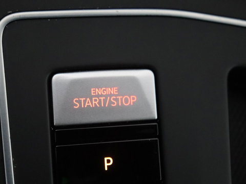 Volkswagen Golf 1.4 eHybrid GTE | SOH 93% | Stoelverwarming | Trekhaak | Carplay | Adaptive cruise | 18'' | Sportstoelen | Navigatie | Sfeerverlichting | Climate control | Parkeerhulp | PHEV | Plug In