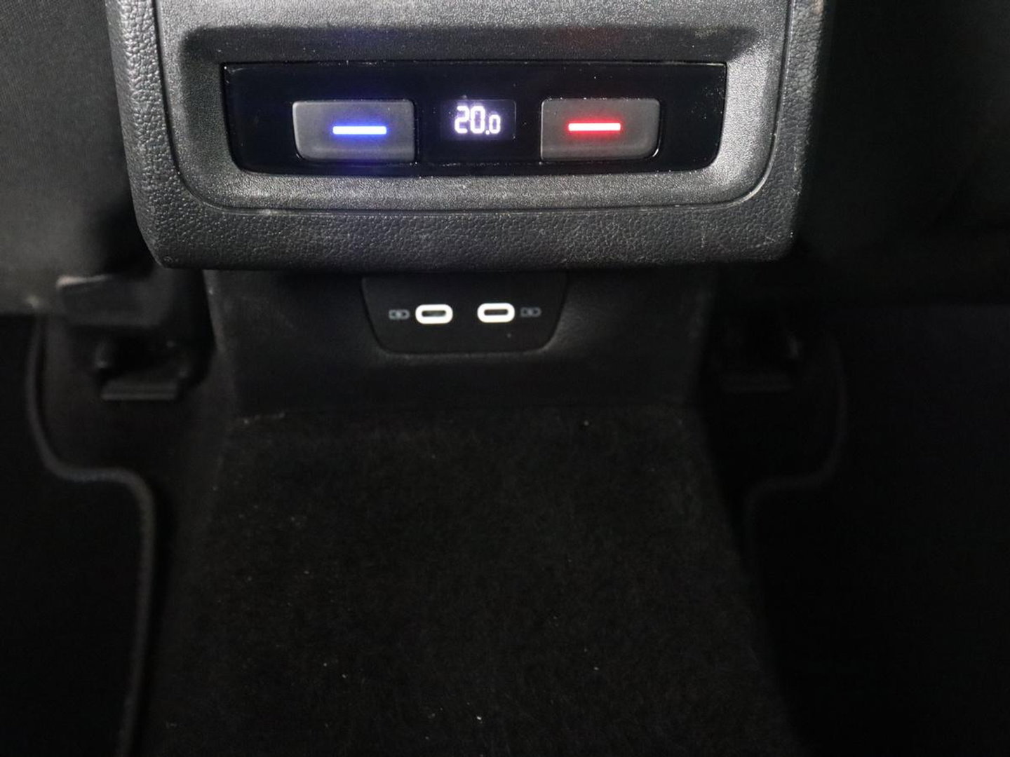 Volkswagen Golf 1.4 eHybrid GTE | SOH 93% | Stoelverwarming | Trekhaak | Carplay | Adaptive cruise | 18'' | Sportstoelen | Navigatie | Sfeerverlichting | Climate control | Parkeerhulp | PHEV | Plug In