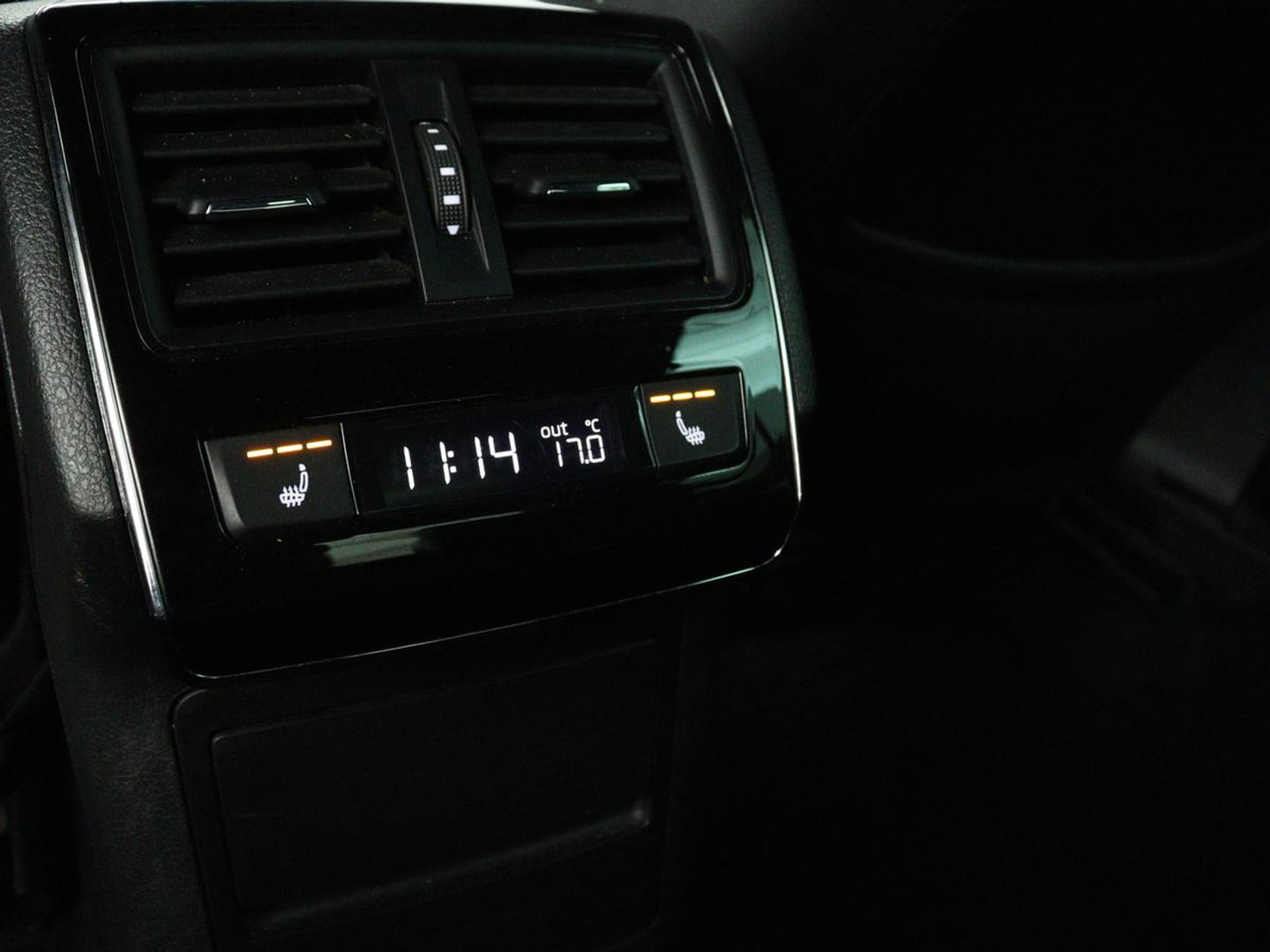 Škoda Superb 1.4 TSI iV Sportline | SOH 96% | 360 Camera | Adaptive cruise | Trekhaak | Achterbankverwarming | Canton Sound | Matrix LED | Alcantara | Stoelverwarming | Carplay | Navigatie | PHEV | Plug In