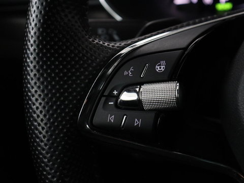 Škoda Superb 1.4 TSI iV Sportline | SOH 96% | 360 Camera | Adaptive cruise | Trekhaak | Achterbankverwarming | Canton Sound | Matrix LED | Alcantara | Stoelverwarming | Carplay | Navigatie | PHEV | Plug In