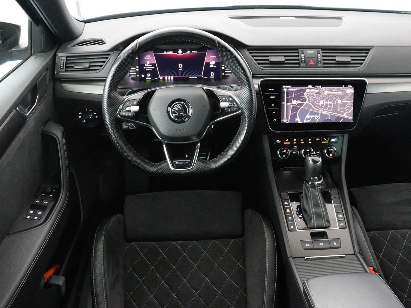 Škoda Superb 1.4 TSI iV Sportline | SOH 96% | 360 Camera | Adaptive cruise | Trekhaak | Achterbankverwarming | Canton Sound | Matrix LED | Alcantara | Stoelverwarming | Carplay | Navigatie | PHEV | Plug In