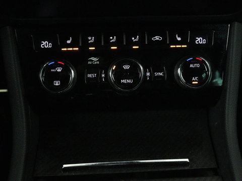 Škoda Superb 1.4 TSI iV Sportline | SOH 96% | 360 Camera | Adaptive cruise | Trekhaak | Achterbankverwarming | Canton Sound | Matrix LED | Alcantara | Stoelverwarming | Carplay | Navigatie | PHEV | Plug In