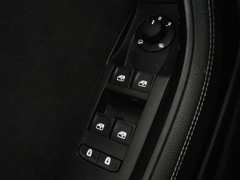 Škoda Superb 1.4 TSI iV Sportline | SOH 96% | 360 Camera | Adaptive cruise | Trekhaak | Achterbankverwarming | Canton Sound | Matrix LED | Alcantara | Stoelverwarming | Carplay | Navigatie | PHEV | Plug In