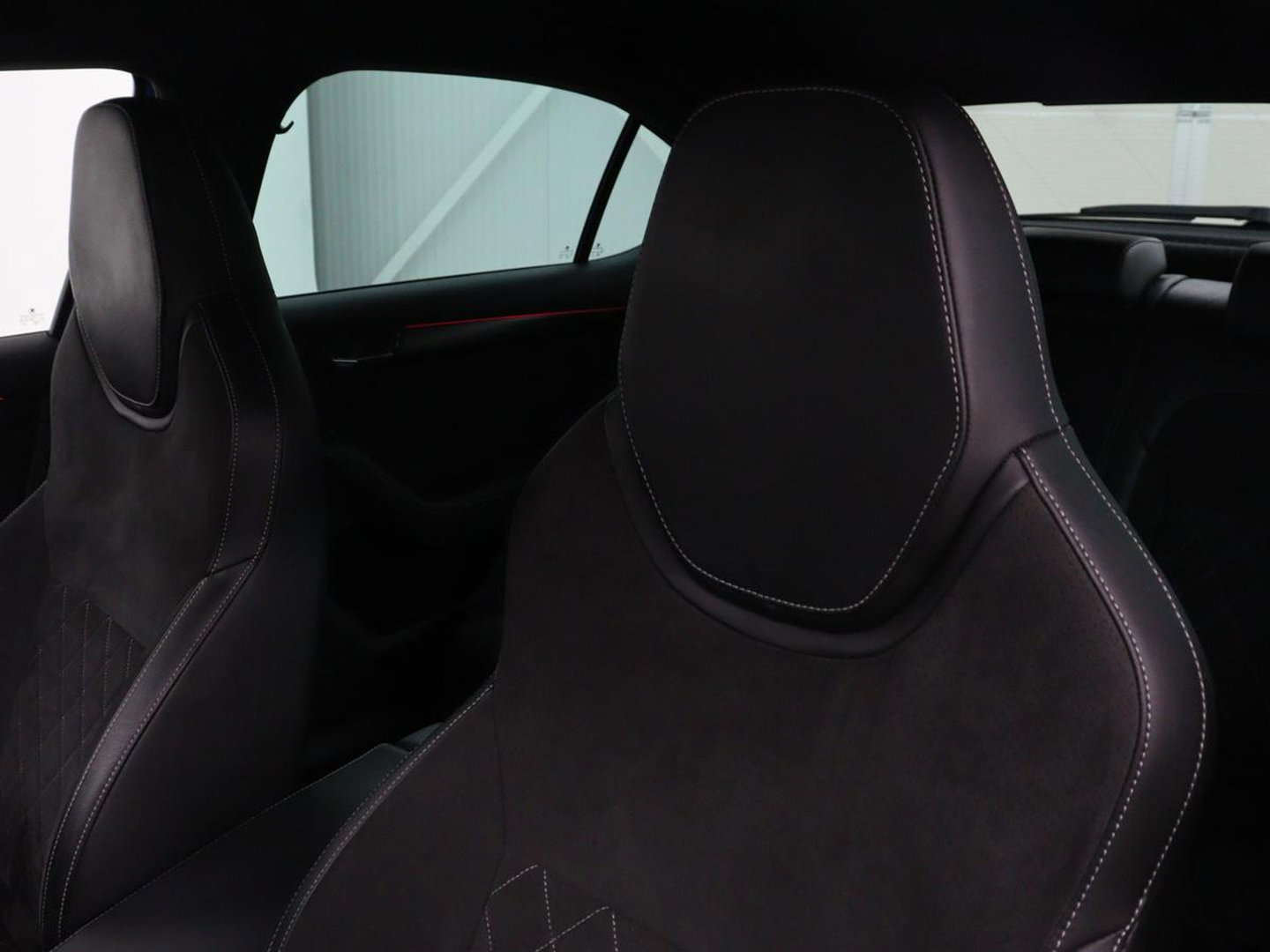 Škoda Superb 1.4 TSI iV Sportline | SOH 96% | 360 Camera | Adaptive cruise | Trekhaak | Achterbankverwarming | Canton Sound | Matrix LED | Alcantara | Stoelverwarming | Carplay | Navigatie | PHEV | Plug In