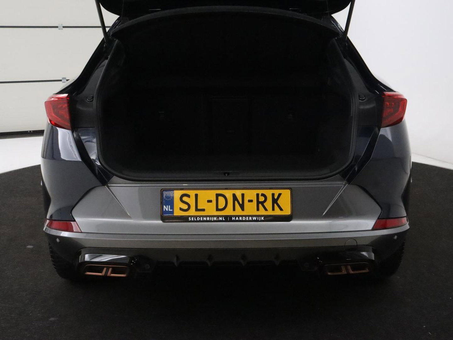 CUPRA Formentor 1.4 eHybrid | SOH 95% | Stoelverwarming | Carplay | Adaptive cruise | Sfeerverlichting | Navigatie | Keyless | Stuurverwarming | Full LED | PHEV | Plug In