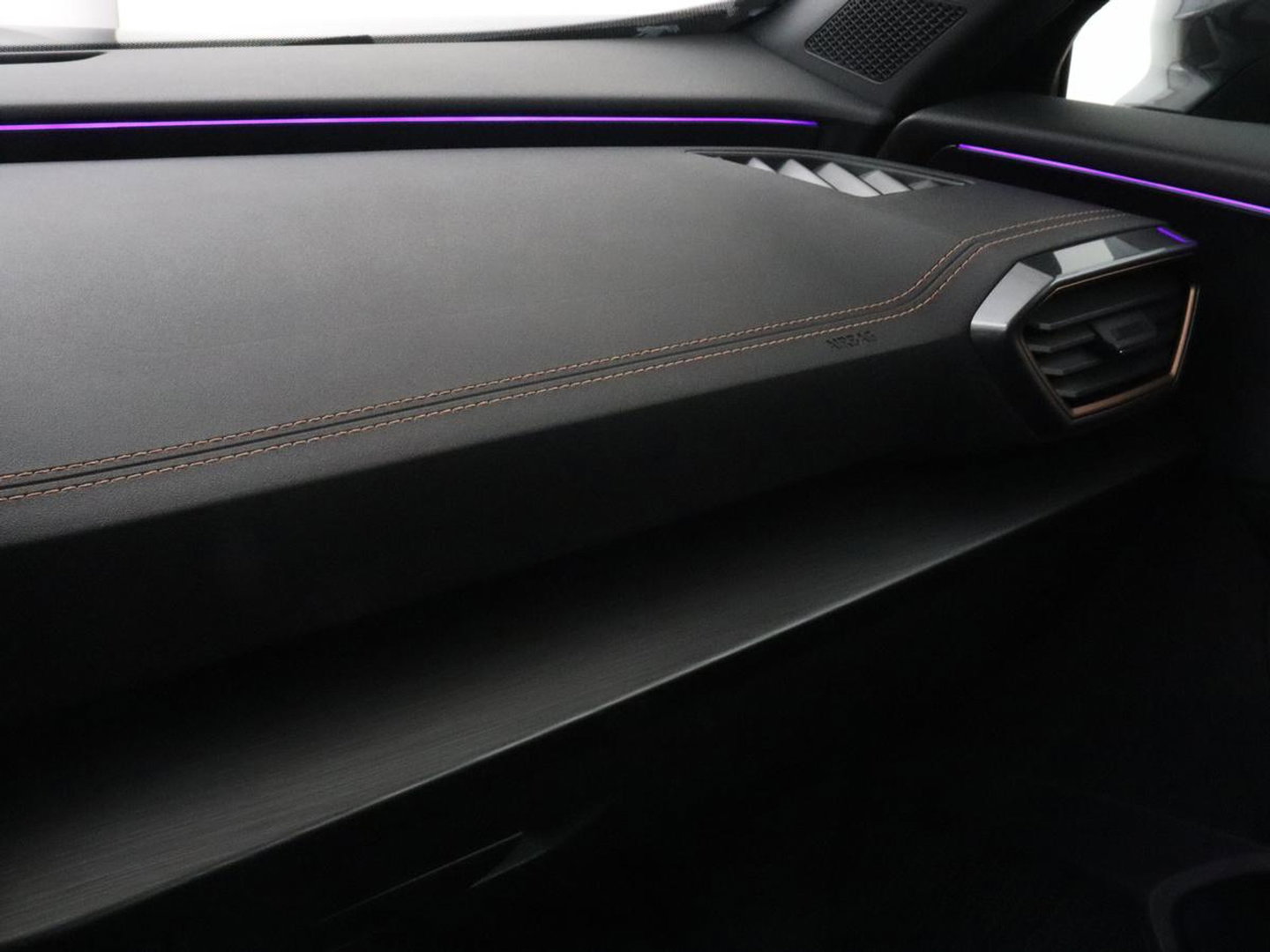 CUPRA Formentor 1.4 eHybrid | SOH 95% | Stoelverwarming | Carplay | Adaptive cruise | Sfeerverlichting | Navigatie | Keyless | Stuurverwarming | Full LED | PHEV | Plug In