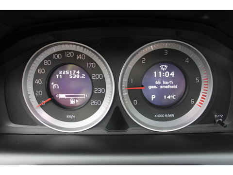 Volvo XC60 5 Cilinder Geartronic Summum | Trekhaak 1600 kg | Panoramadak | Camera | Stoelverwarming |