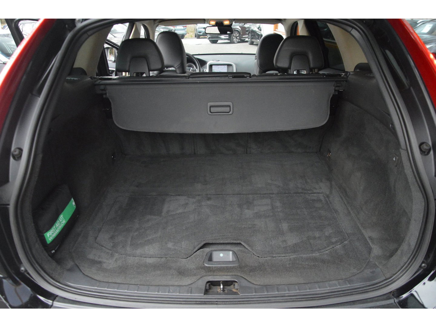 Volvo XC60 5 Cilinder Geartronic Summum | Trekhaak 1600 kg | Panoramadak | Camera | Stoelverwarming |