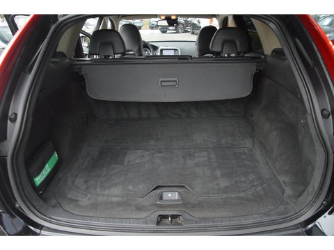 Volvo XC60 5 Cilinder Geartronic Summum | Trekhaak 1600 kg | Panoramadak | Camera | Stoelverwarming |