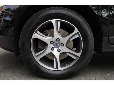 Volvo XC60 5 Cilinder Geartronic Summum | Trekhaak 1600 kg | Panoramadak | Camera | Stoelverwarming |