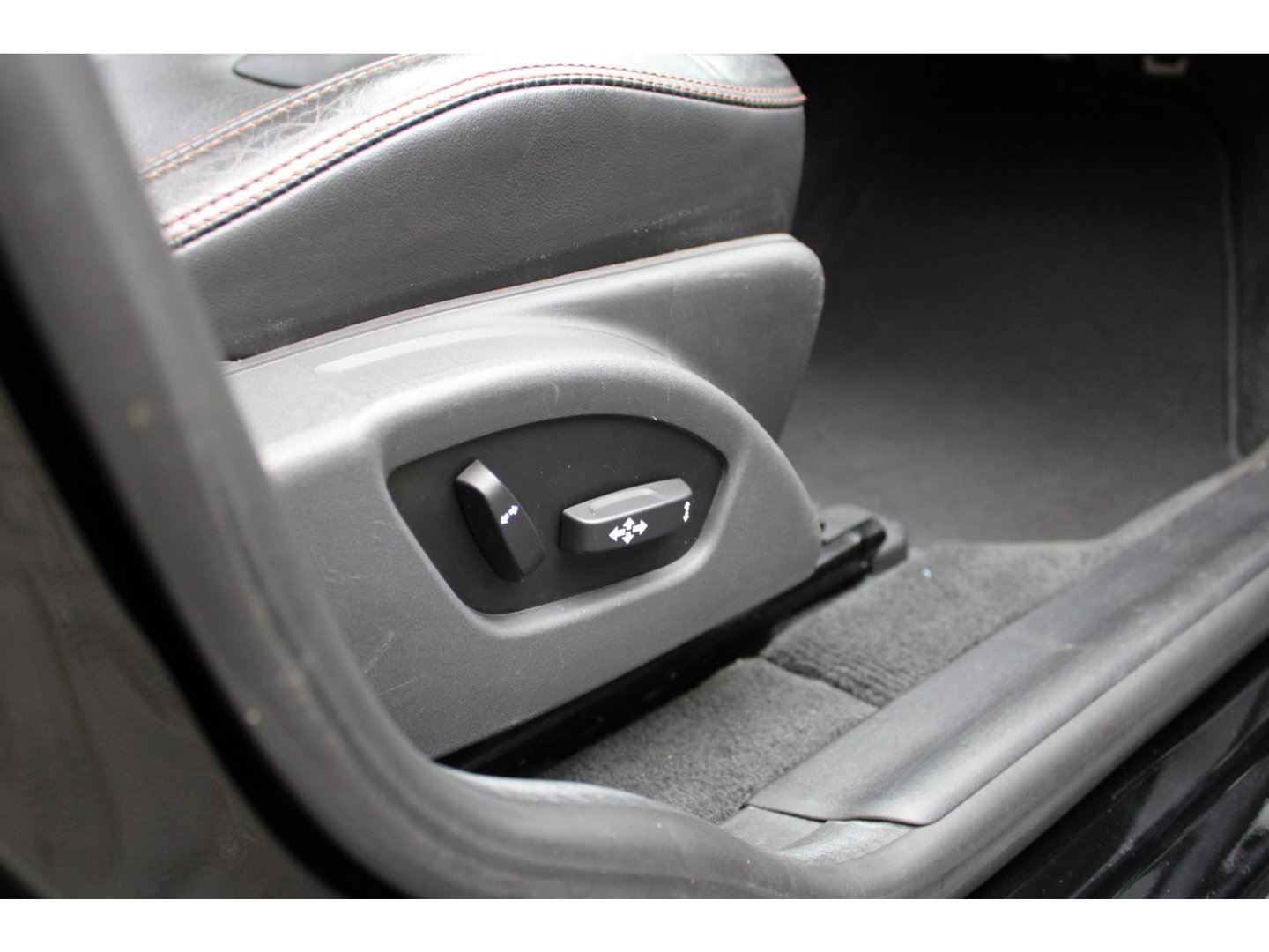 Volvo XC60 5 Cilinder Geartronic Summum | Trekhaak 1600 kg | Panoramadak | Camera | Stoelverwarming |