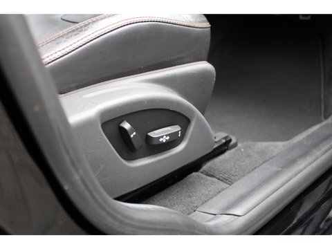 Volvo XC60 5 Cilinder Geartronic Summum | Trekhaak 1600 kg | Panoramadak | Camera | Stoelverwarming |