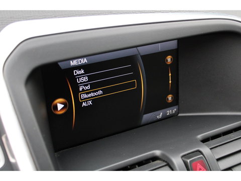 Volvo XC60 5 Cilinder Geartronic Summum | Trekhaak 1600 kg | Panoramadak | Camera | Stoelverwarming |