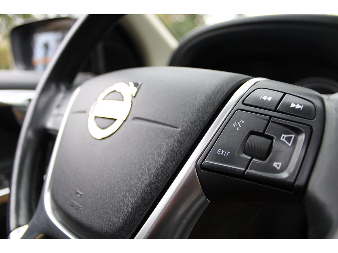 Volvo XC60 5 Cilinder Geartronic Summum | Trekhaak 1600 kg | Panoramadak | Camera | Stoelverwarming |