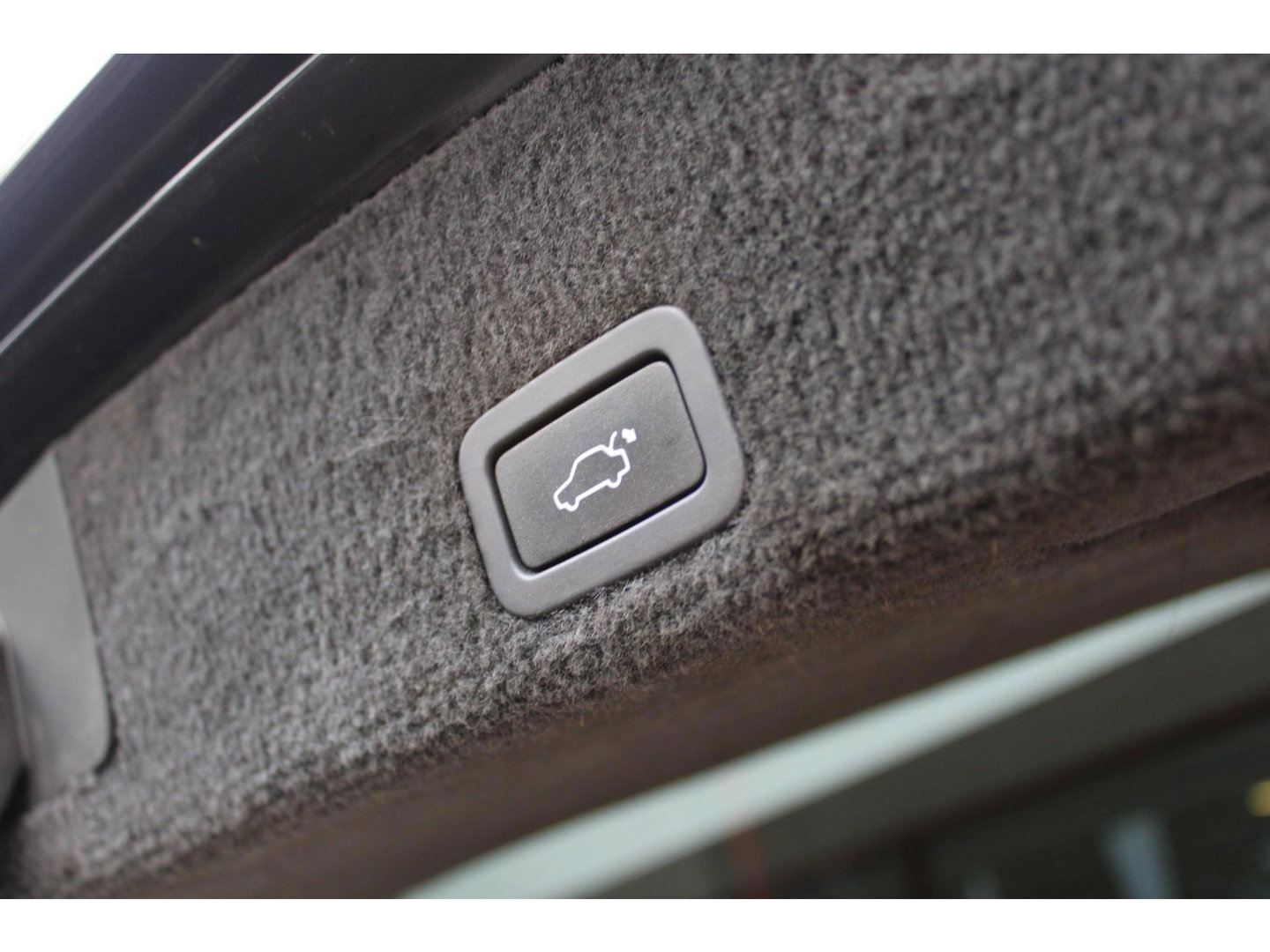 Volvo XC60 5 Cilinder Geartronic Summum | Trekhaak 1600 kg | Panoramadak | Camera | Stoelverwarming |