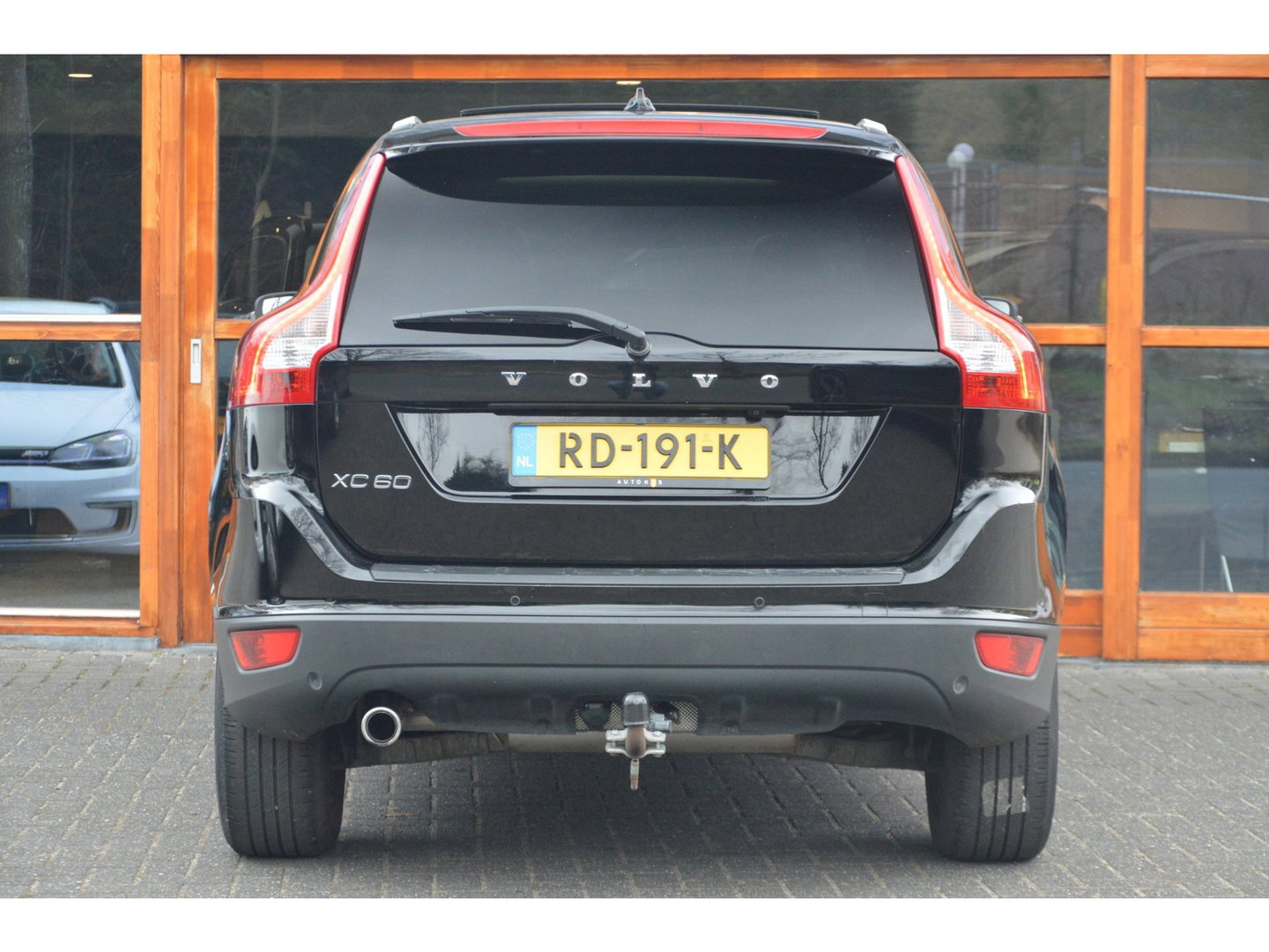 Volvo XC60 5 Cilinder Geartronic Summum | Trekhaak 1600 kg | Panoramadak | Camera | Stoelverwarming |