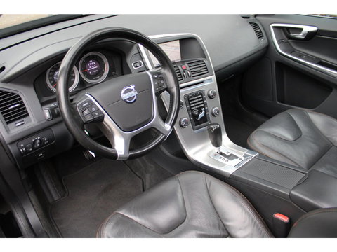 Volvo XC60 5 Cilinder Geartronic Summum | Trekhaak 1600 kg | Panoramadak | Camera | Stoelverwarming |