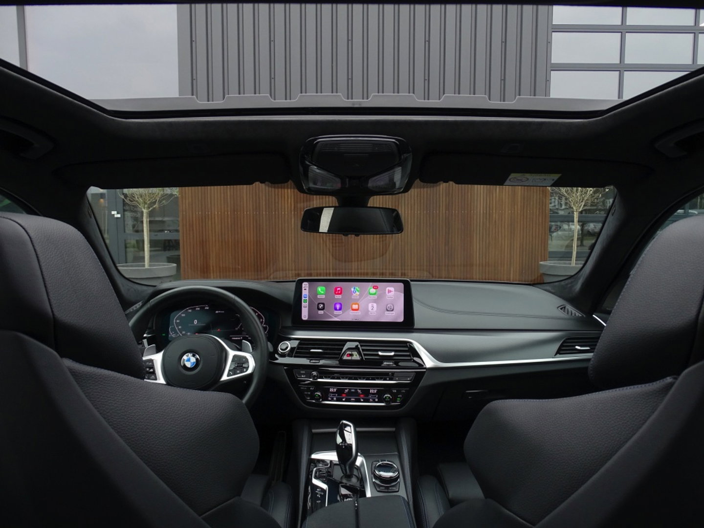 BMW 5 Serie 530e 292PK X-Drive M-Sport / Softclose / Individual / 360° / M-S