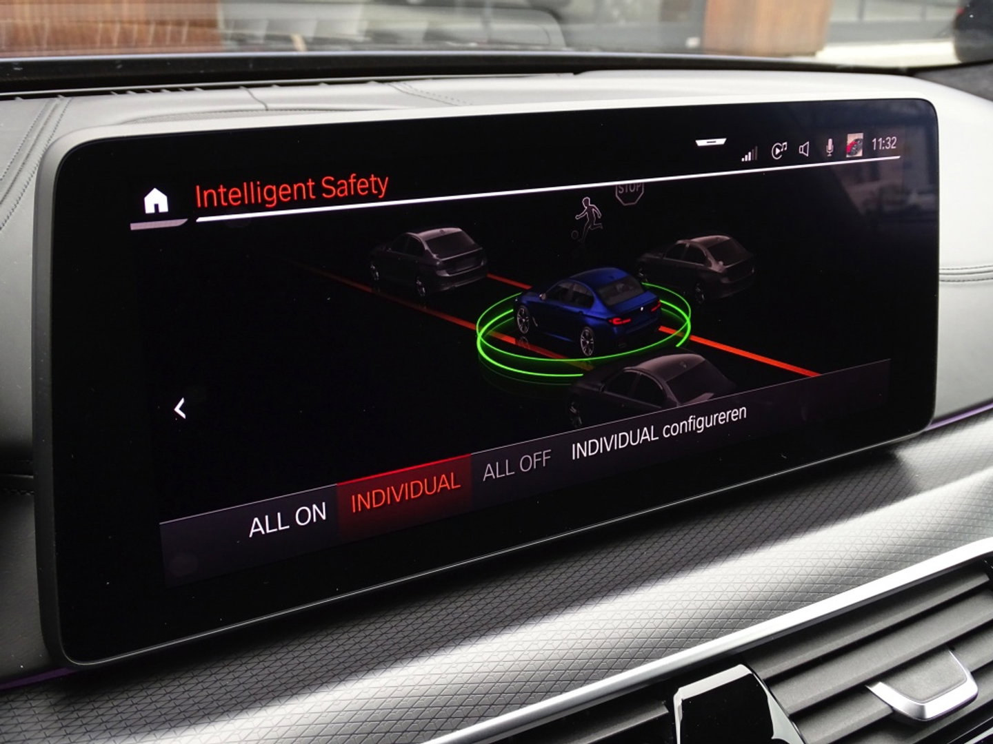 BMW 5 Serie 530e 292PK X-Drive M-Sport / Softclose / Individual / 360° / M-S