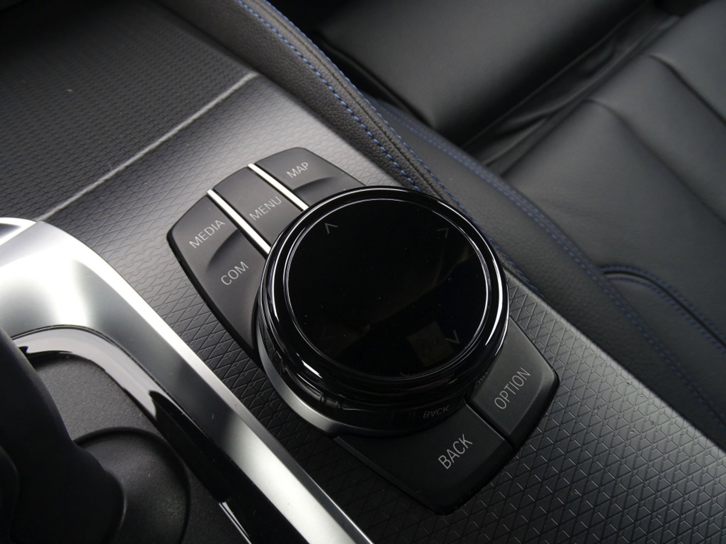 BMW 5 Serie 530e 292PK X-Drive M-Sport / Softclose / Individual / 360° / M-S