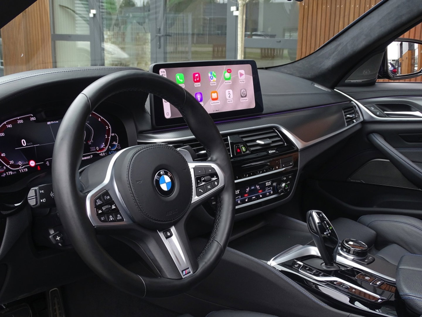 BMW 5 Serie 530e 292PK X-Drive M-Sport / Softclose / Individual / 360° / M-S