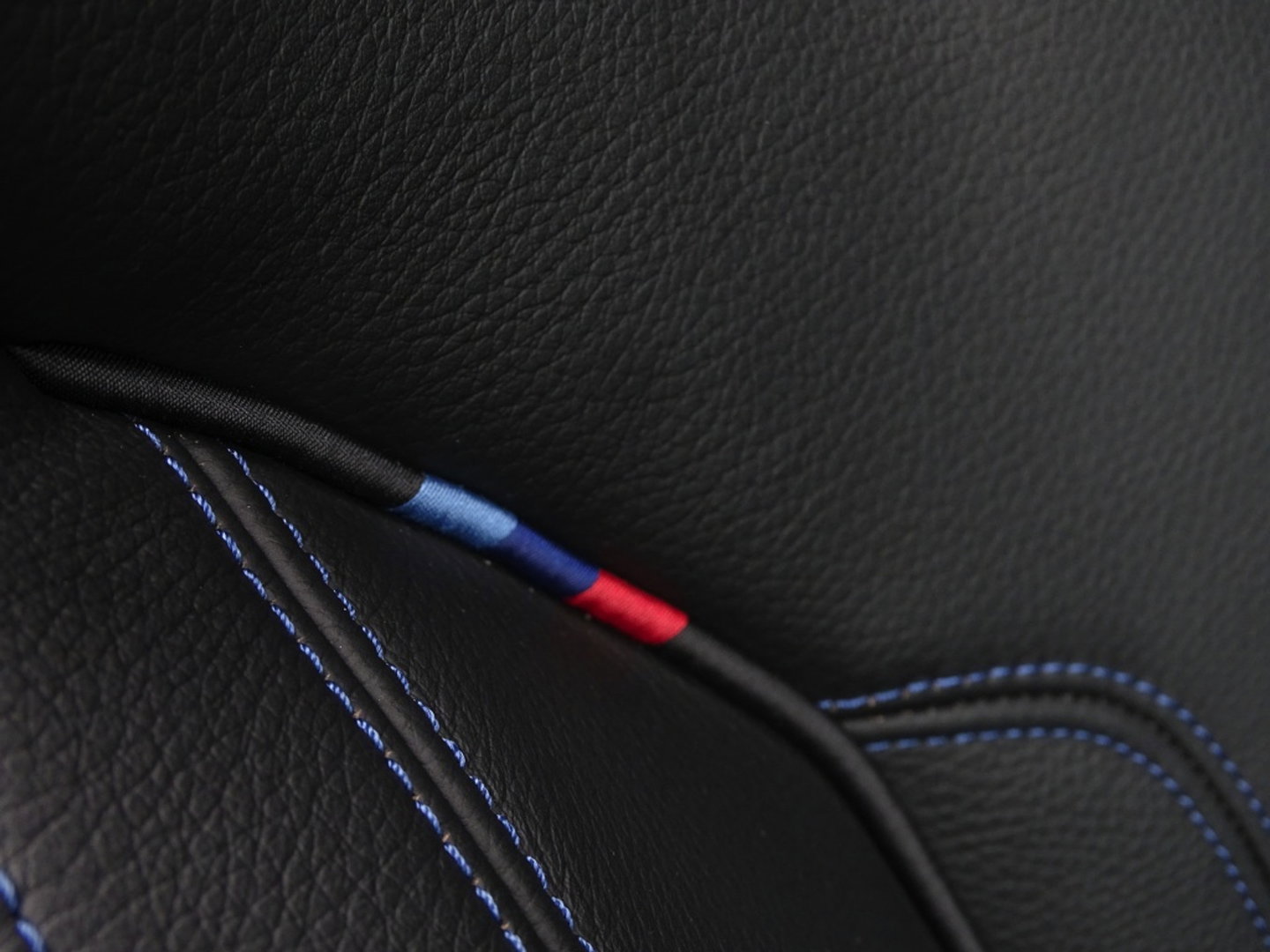 BMW 5 Serie 530e 292PK X-Drive M-Sport / Softclose / Individual / 360° / M-S