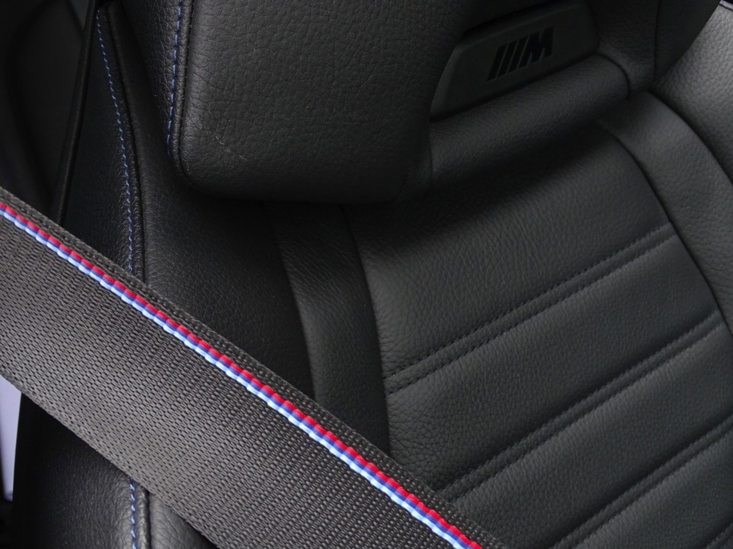 BMW 5 Serie 530e 292PK X-Drive M-Sport / Softclose / Individual / 360° / M-S