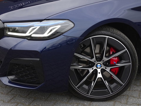 BMW 5 Serie 530e 292PK X-Drive M-Sport / Softclose / Individual / 360° / M-S