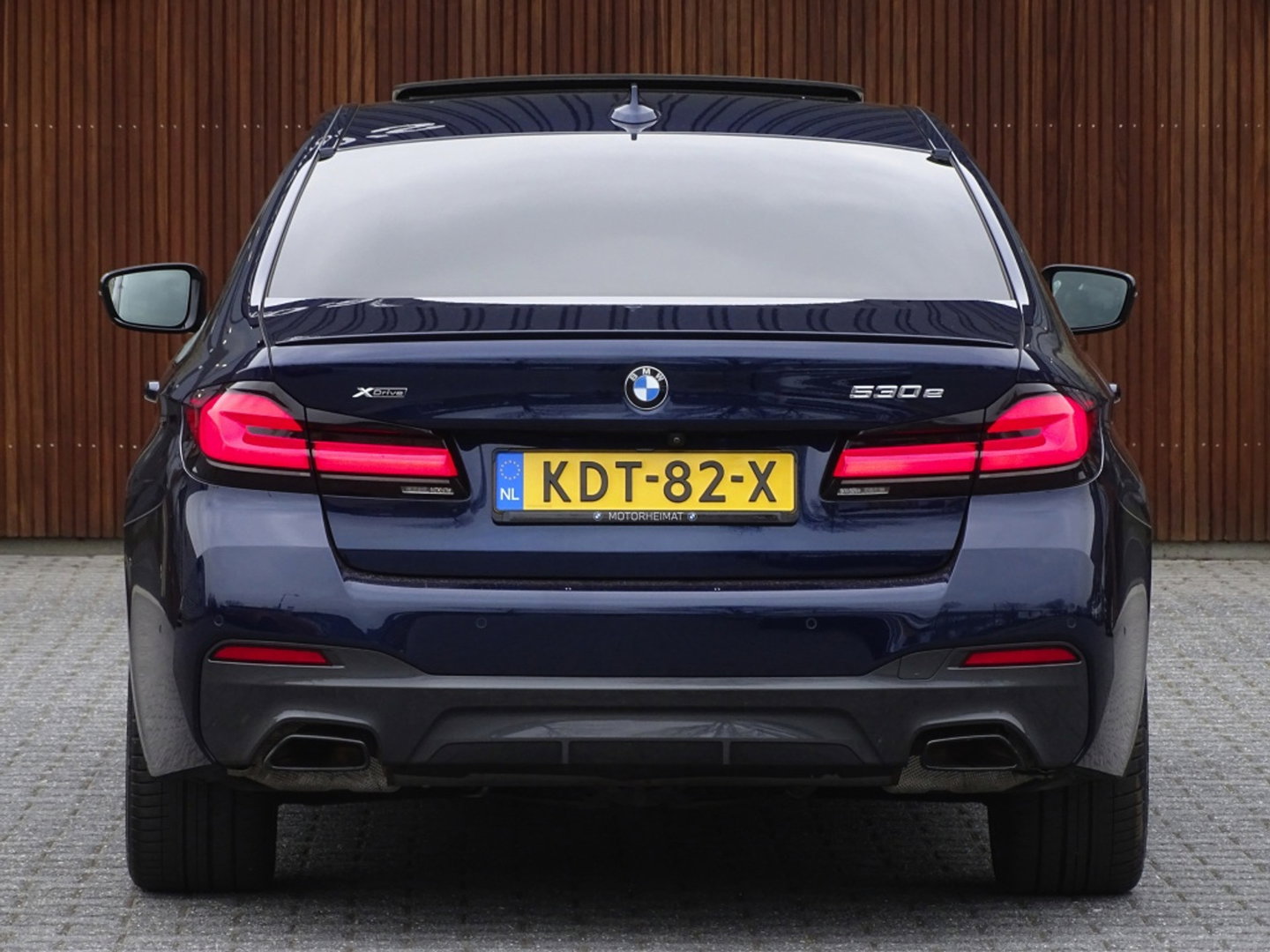 BMW 5 Serie 530e 292PK X-Drive M-Sport / Softclose / Individual / 360° / M-S