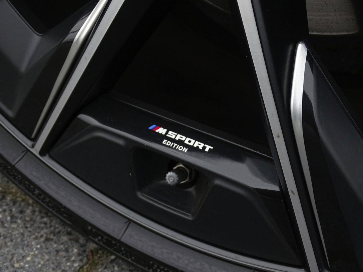 BMW 5 Serie 530e 292PK X-Drive M-Sport / Softclose / Individual / 360° / M-S