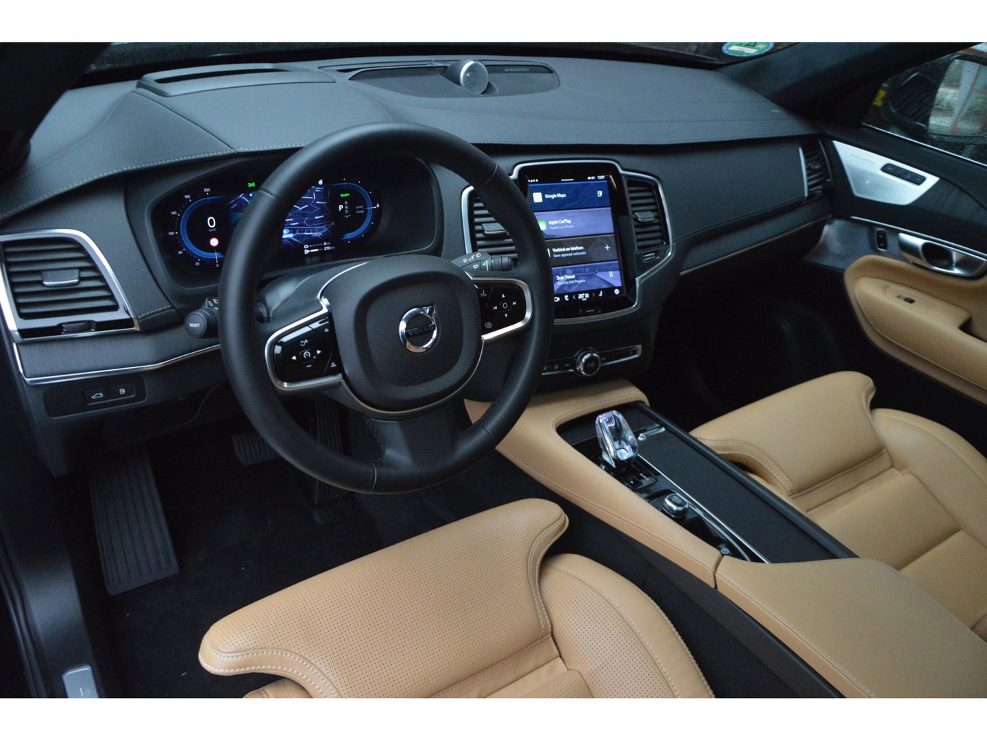 Volvo XC90 T8 Hybride AWD Ultimate Bright | Luchtvering | Bowers & Wilkins | Head-Up | Geventileerd Leer | Panoramadak |