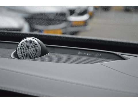 Volvo XC90 T8 Hybride AWD Ultimate Bright | Luchtvering | Bowers & Wilkins | Head-Up | Geventileerd Leer | Panoramadak |
