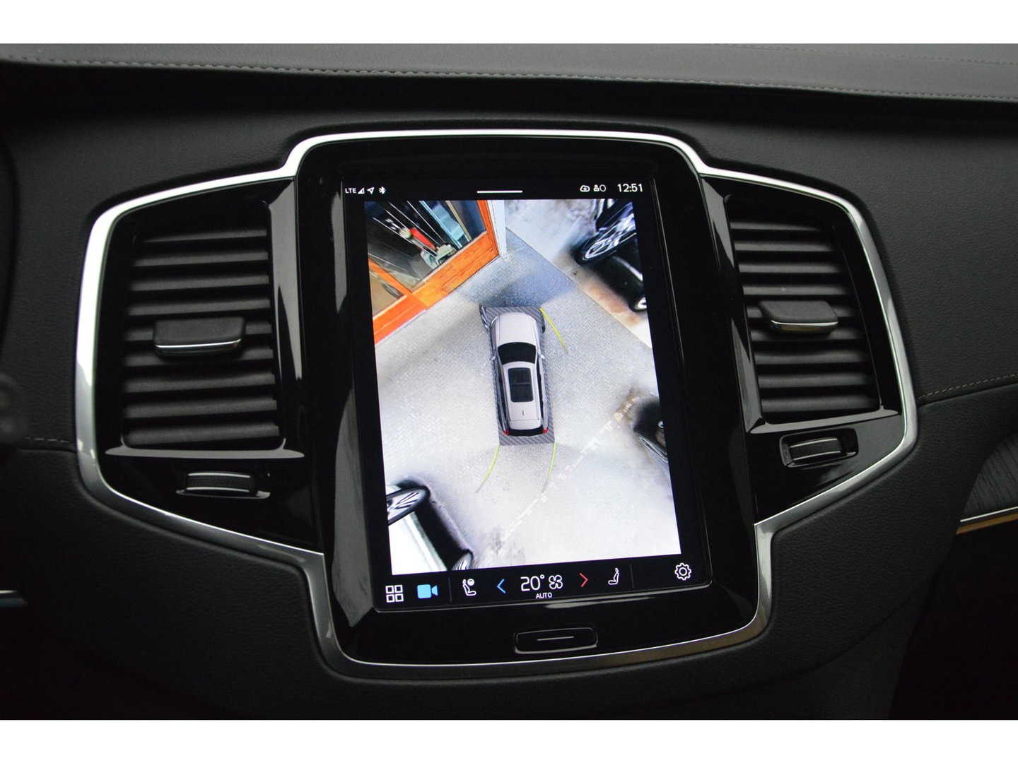 Volvo XC90 T8 Hybride AWD Ultimate Bright | Luchtvering | Bowers & Wilkins | Head-Up | Geventileerd Leer | Panoramadak |