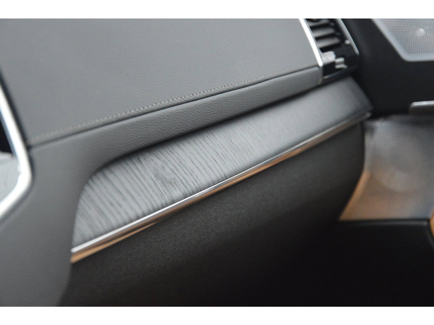 Volvo XC90 T8 Hybride AWD Ultimate Bright | Luchtvering | Bowers & Wilkins | Head-Up | Geventileerd Leer | Panoramadak |