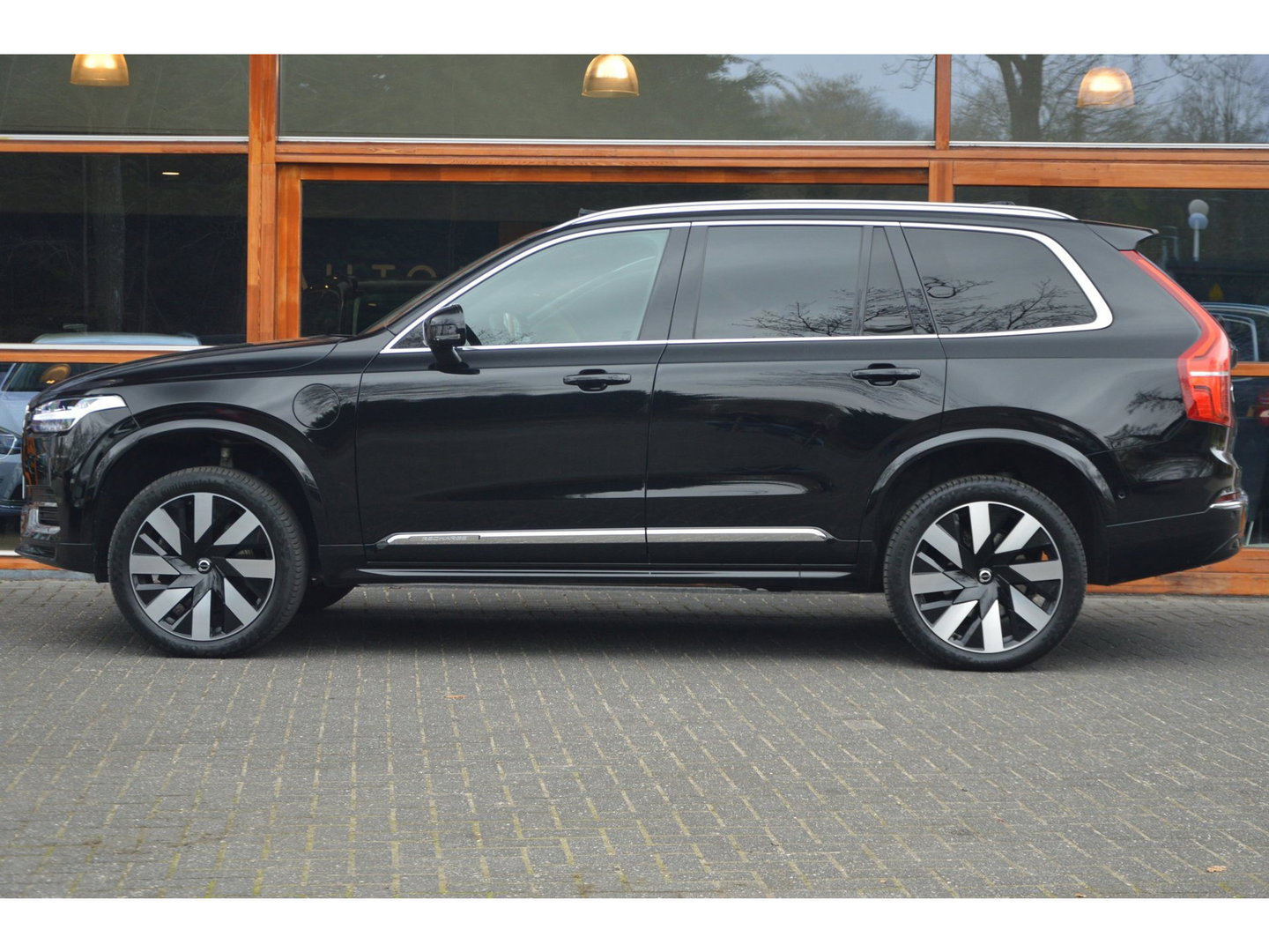 Volvo XC90 T8 Hybride AWD Ultimate Bright | Luchtvering | Bowers & Wilkins | Head-Up | Geventileerd Leer | Panoramadak |