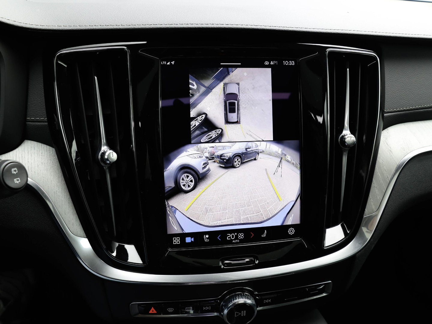 Volvo V60 T8 AWD Ultra Dark Bowers & Wilkins Massage 360 Cam Pano