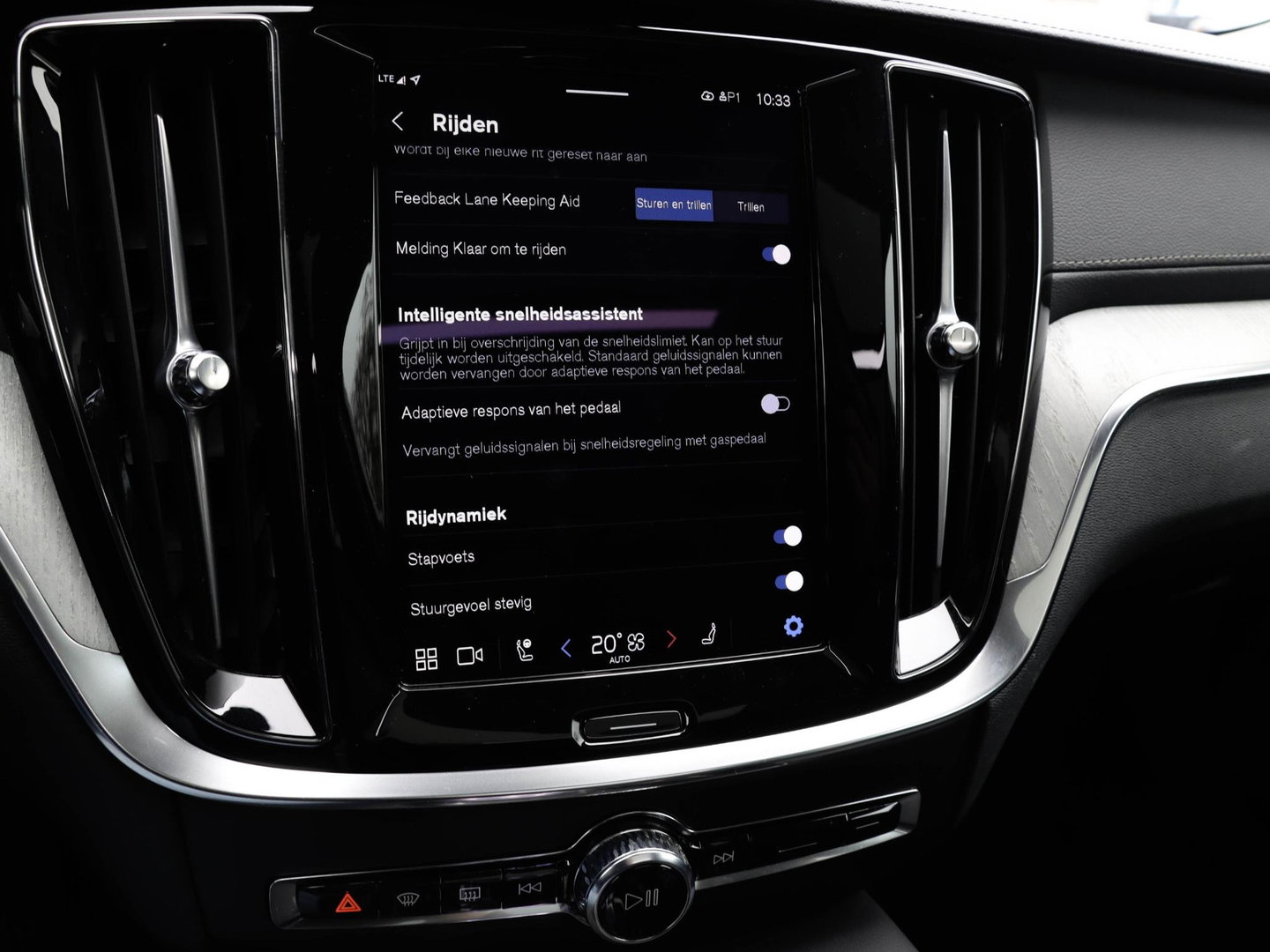 Volvo V60 T8 AWD Ultra Dark Bowers & Wilkins Massage 360 Cam Pano