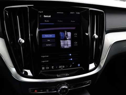 Volvo V60 T8 AWD Ultra Dark Bowers & Wilkins Massage 360 Cam Pano