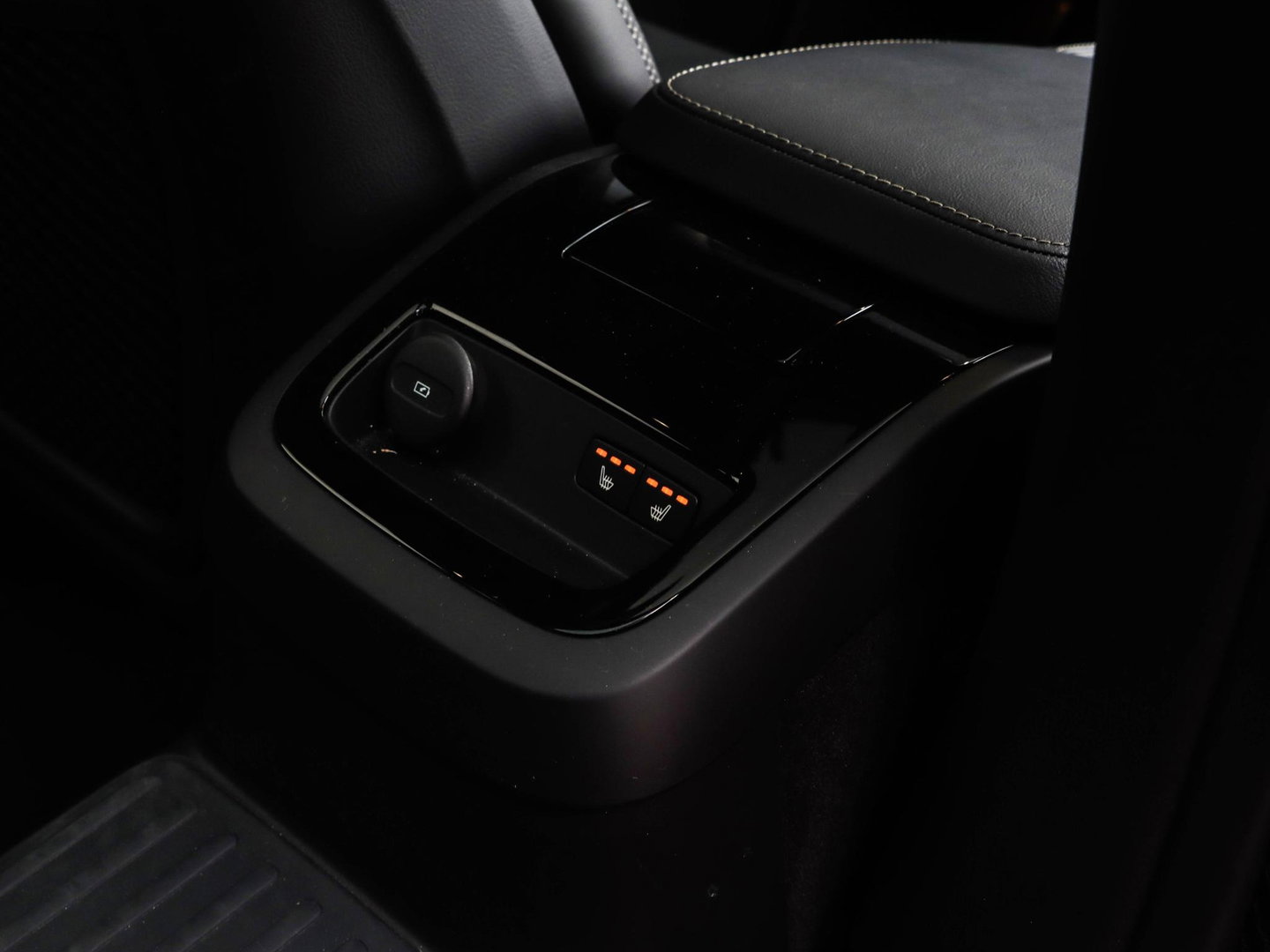 Volvo V60 T8 AWD Ultra Dark Bowers & Wilkins Massage 360 Cam Pano