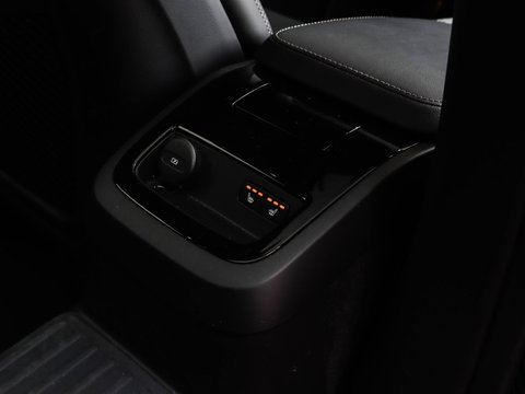 Volvo V60 T8 AWD Ultra Dark Bowers & Wilkins Massage 360 Cam Pano