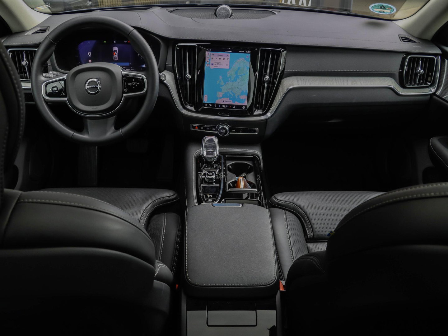 Volvo V60 T8 AWD Ultra Dark Bowers & Wilkins Massage 360 Cam Pano