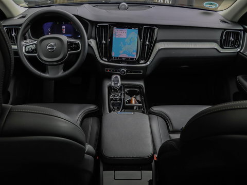 Volvo V60 T8 AWD Ultra Dark Bowers & Wilkins Massage 360 Cam Pano