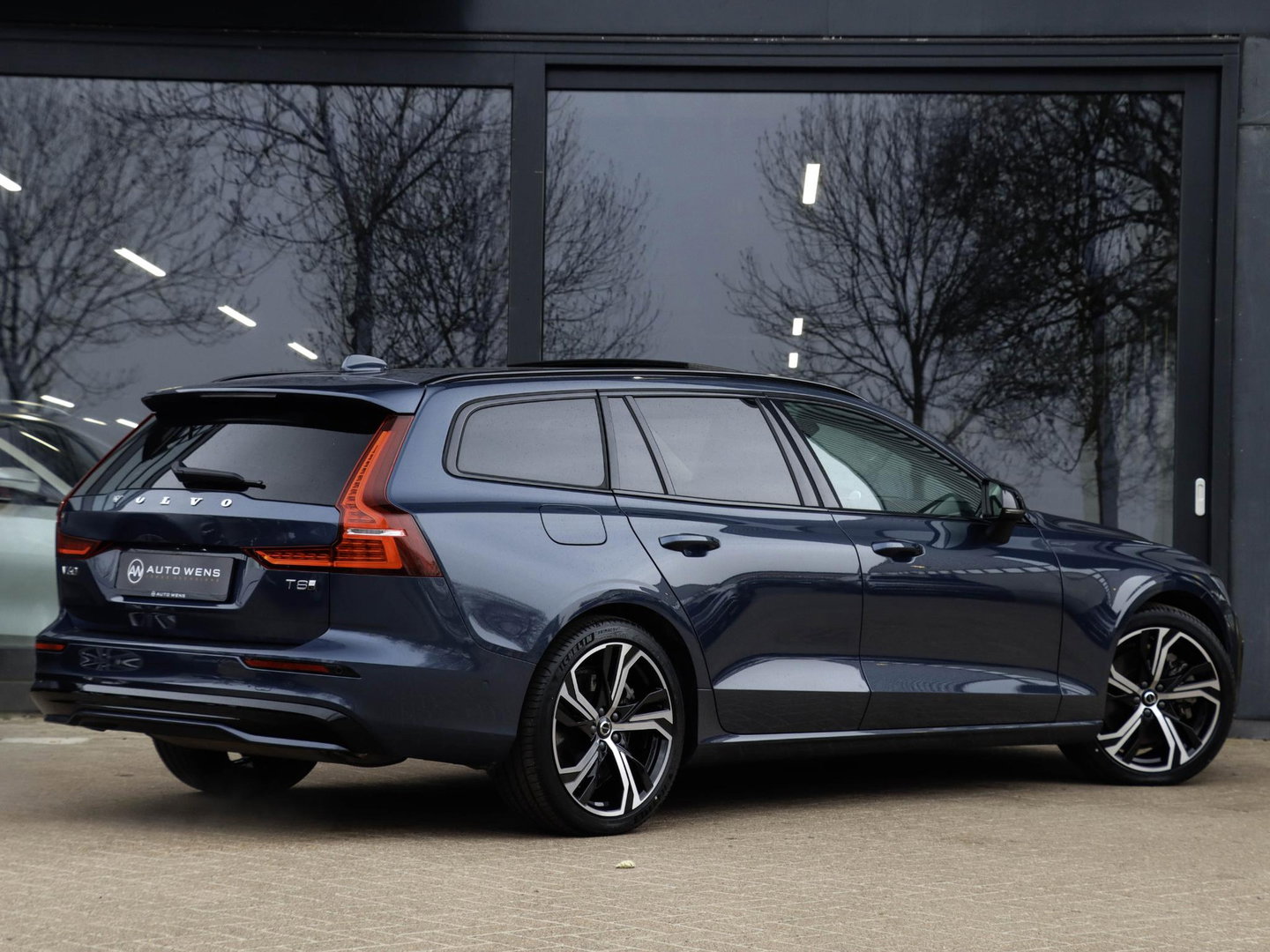 Volvo V60 T8 AWD Ultra Dark Bowers & Wilkins Massage 360 Cam Pano