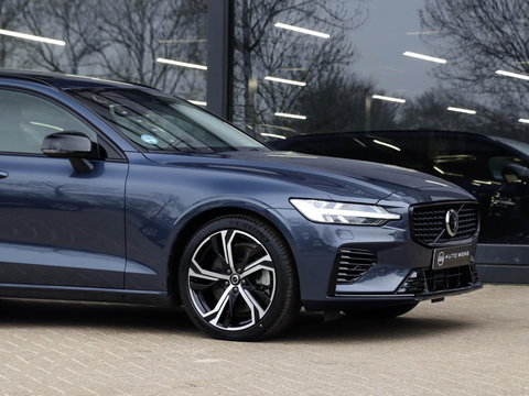 Volvo V60 T8 AWD Ultra Dark Bowers & Wilkins Massage 360 Cam Pano