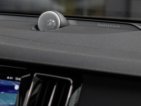 Volvo V60 T8 AWD Ultra Dark Bowers & Wilkins Massage 360 Cam Pano