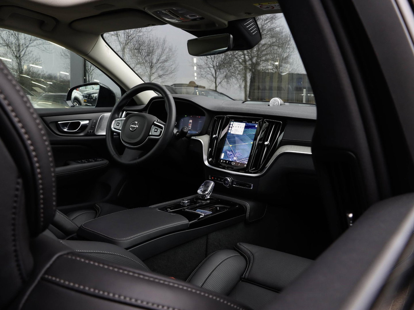 Volvo V60 T8 AWD Ultra Dark Bowers & Wilkins Massage 360 Cam Pano