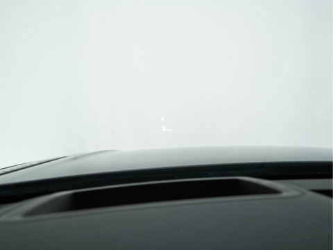 Land Rover Range Rover Velar 2.0 I4 AWD R-Dynamic HSE Aut. *PANO | LEATHER | FULL-LED | MEMORY-PACK | BLINDSPOT | MERIDIAN-SURROUND | DIGI-COCKPIT | CAMERA | KEYLESS | HEATED-COMFORTSEATS | PRIVACYGLASS | SHIFTPADDLES | HEAD-UP | 21"ALU*