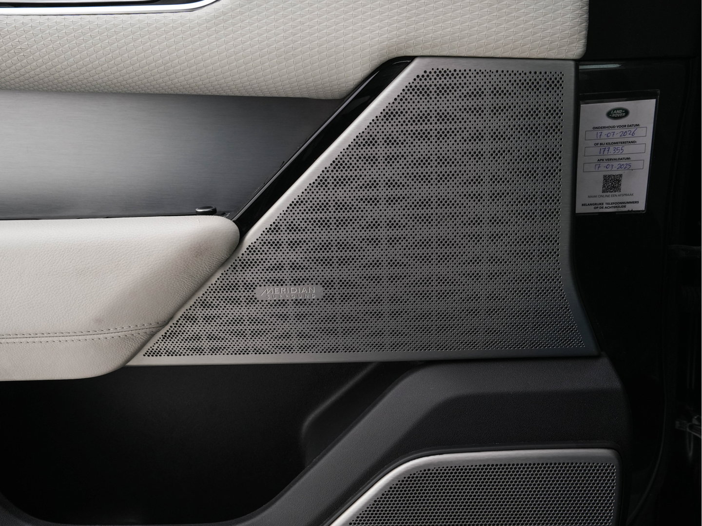 Land Rover Range Rover Velar 2.0 I4 AWD R-Dynamic HSE Aut. *PANO | LEATHER | FULL-LED | MEMORY-PACK | BLINDSPOT | MERIDIAN-SURROUND | DIGI-COCKPIT | CAMERA | KEYLESS | HEATED-COMFORTSEATS | PRIVACYGLASS | SHIFTPADDLES | HEAD-UP | 21"ALU*