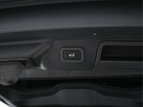 Land Rover Range Rover Velar 2.0 I4 AWD R-Dynamic HSE Aut. *PANO | LEATHER | FULL-LED | MEMORY-PACK | BLINDSPOT | MERIDIAN-SURROUND | DIGI-COCKPIT | CAMERA | KEYLESS | HEATED-COMFORTSEATS | PRIVACYGLASS | SHIFTPADDLES | HEAD-UP | 21"ALU*