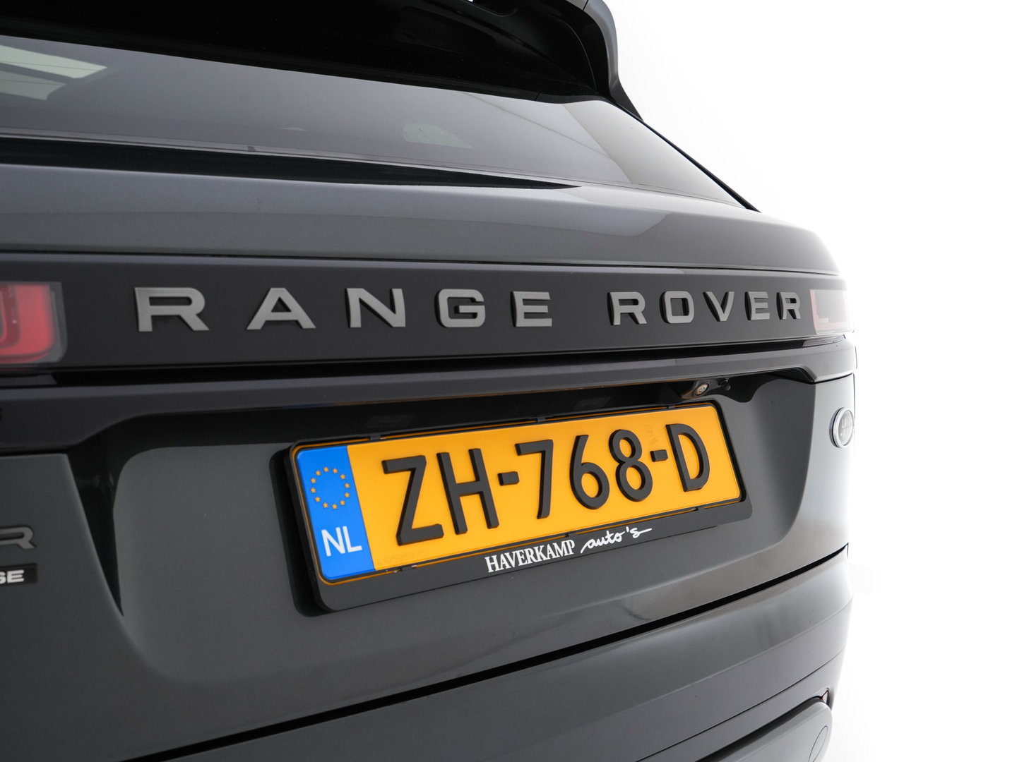 Land Rover Range Rover Velar 2.0 I4 AWD R-Dynamic HSE Aut. *PANO | LEATHER | FULL-LED | MEMORY-PACK | BLINDSPOT | MERIDIAN-SURROUND | DIGI-COCKPIT | CAMERA | KEYLESS | HEATED-COMFORTSEATS | PRIVACYGLASS | SHIFTPADDLES | HEAD-UP | 21"ALU*